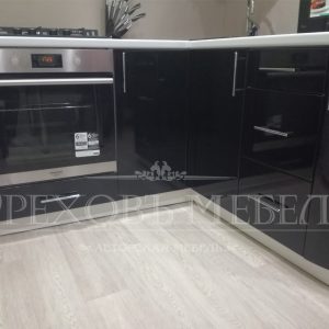г образная кухня 57.5 Кухня на заказ в Омске от производителя