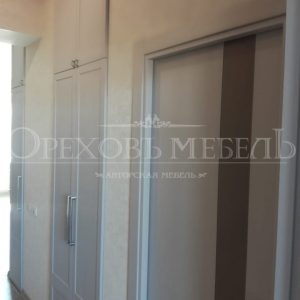 Шкаф в прихожую на заказ