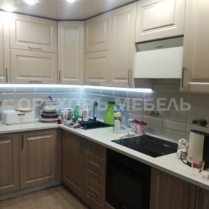 Кухня в пленке с древесной фактурой 99.1 Кухня в пленке с древесной фактурой
