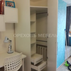 Шкаф на лоджию