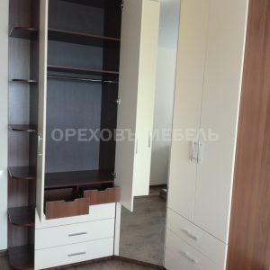 Шкаф в спальню