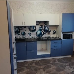 Синяя кухня в пленке